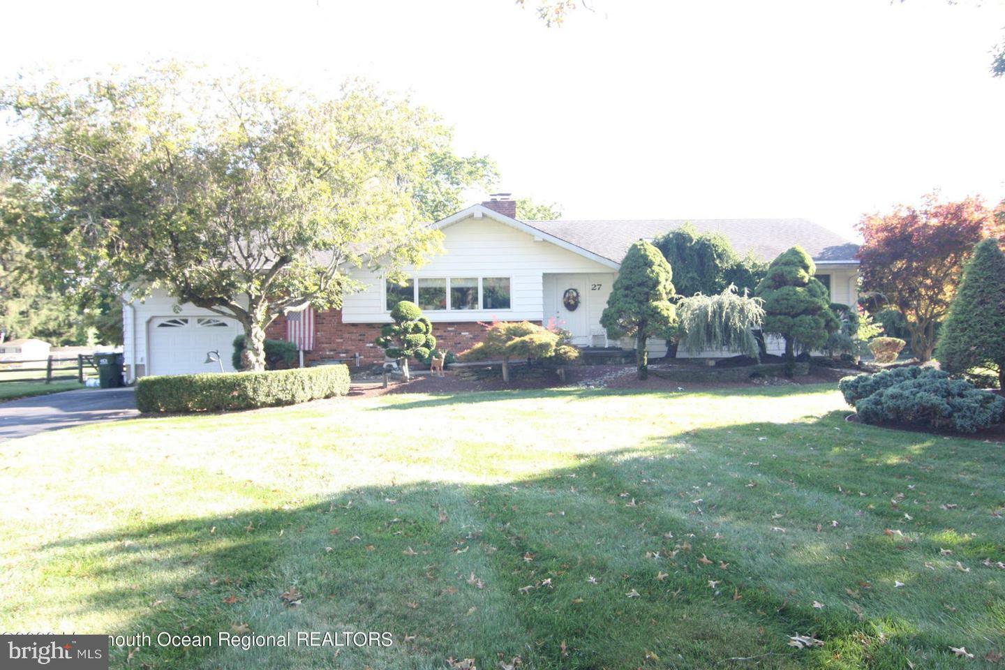 Property Photo:  27 Meadowbrook Lane  NJ 07728 