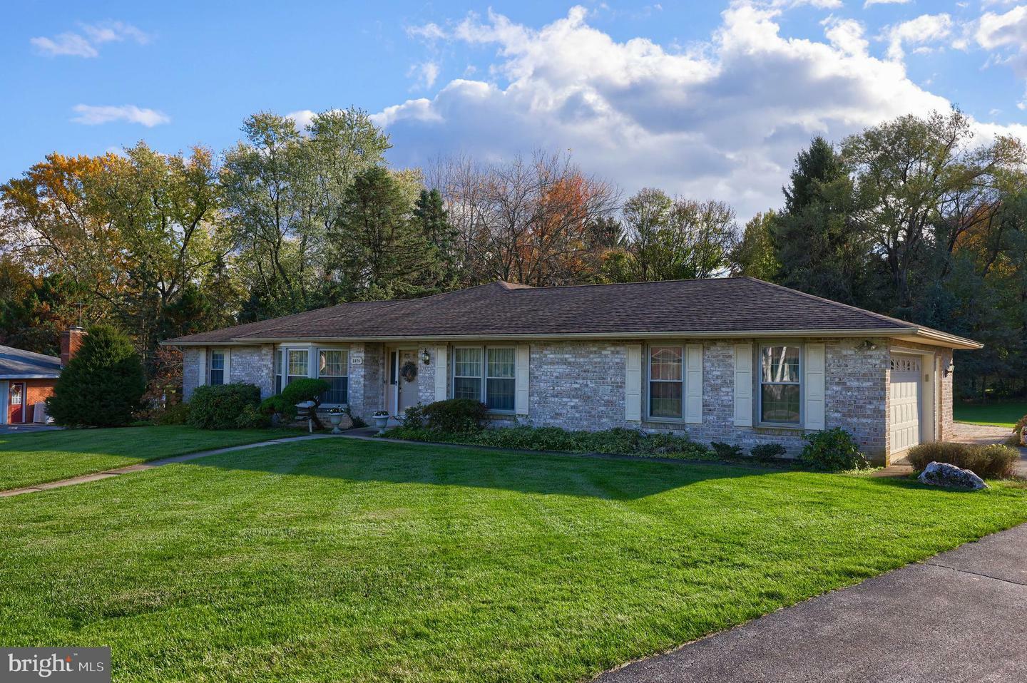 Property Photo:  2370 Sutton Road  PA 17403 