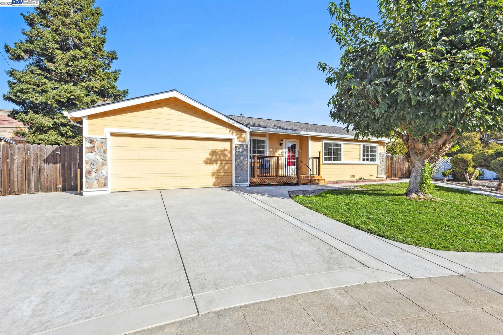 Property Photo: 7507 Ironwood Ct CA 94568