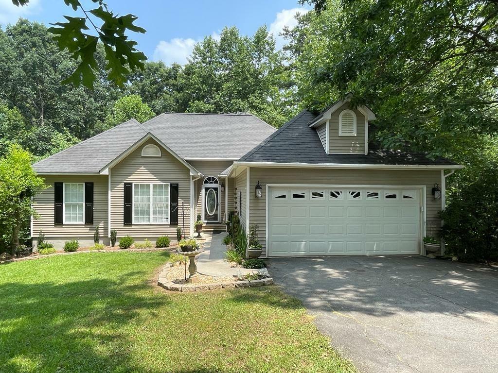 Property Photo:  820 Harvey Fields Drive  GA 30114 