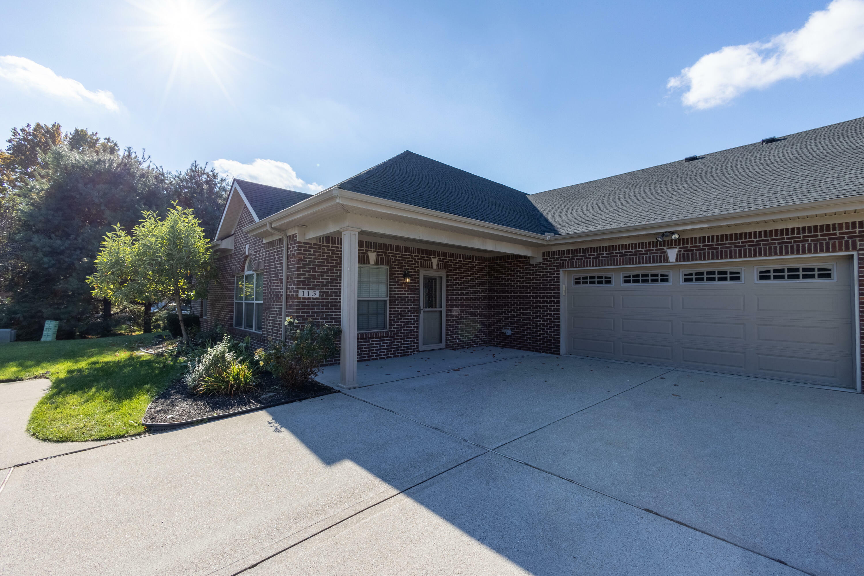 Property Photo:  115 Nicklaus Drive Drive  KY 40601 