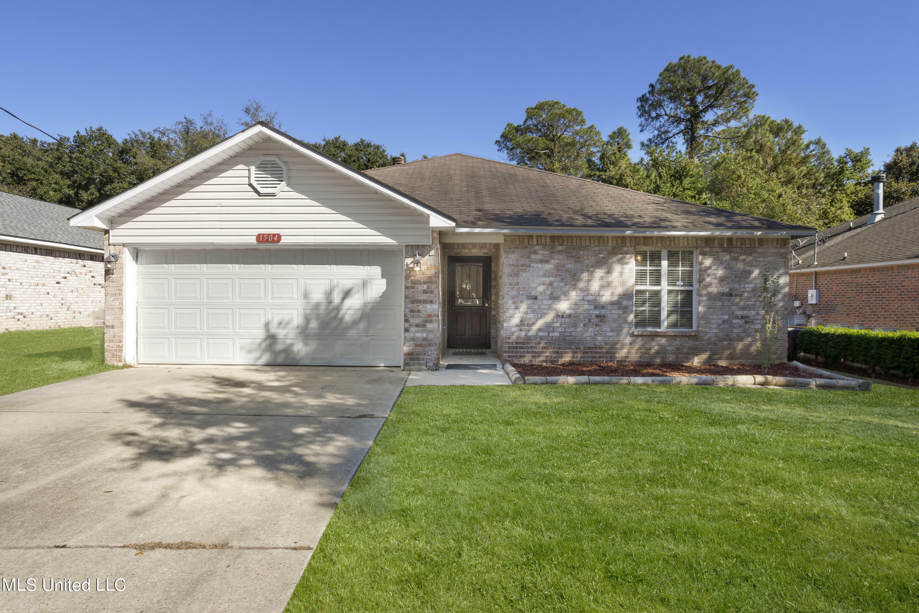 Property Photo:  1504 S 9th Street  MS 39564 