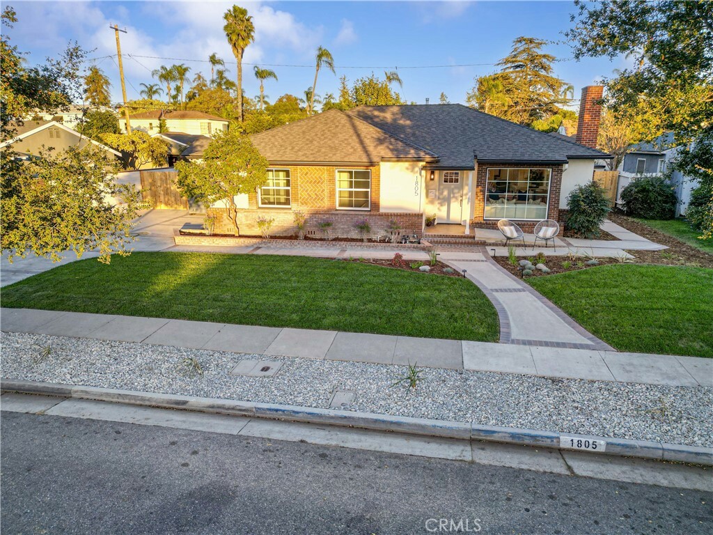 Property Photo:  1805 N Olive Street  CA 92706 