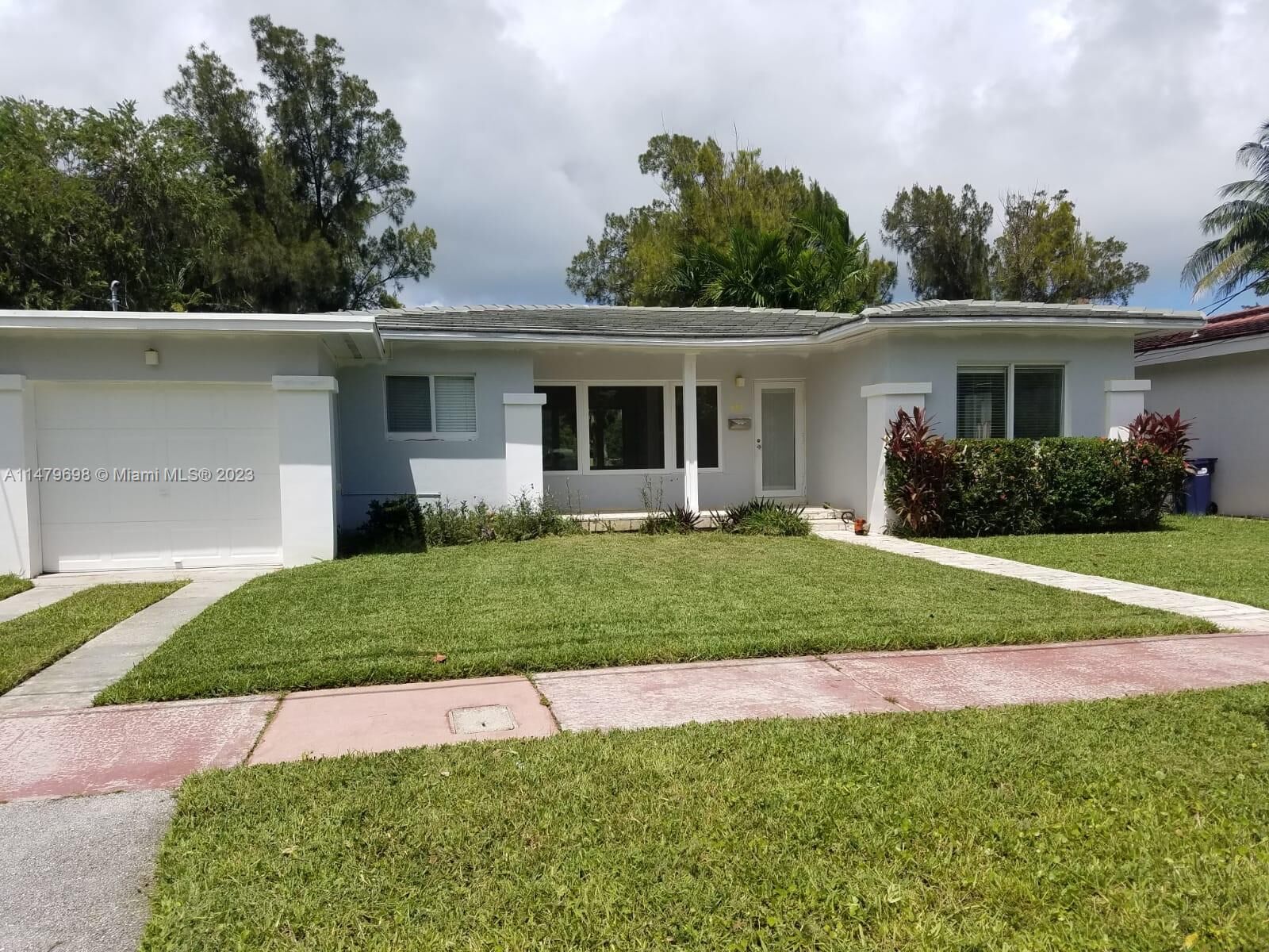 Property Photo: 945 S Shore Dr 0 FL 33141