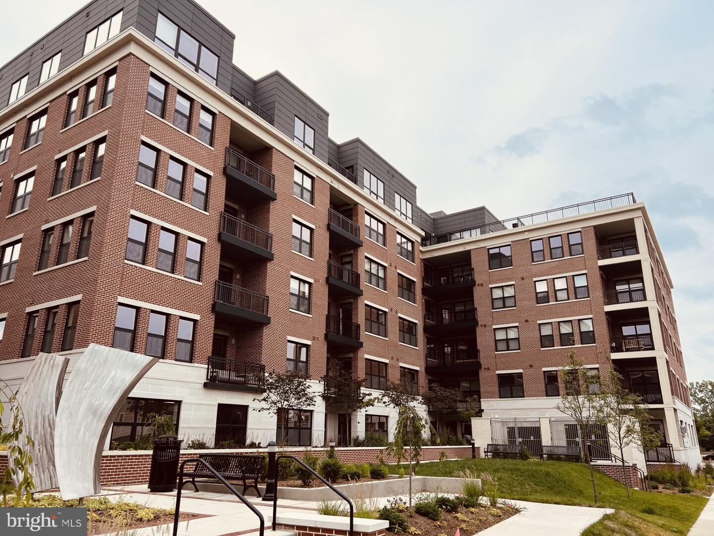 Photo de la propriété:  737 Swann Avenue 112  VA 22301 