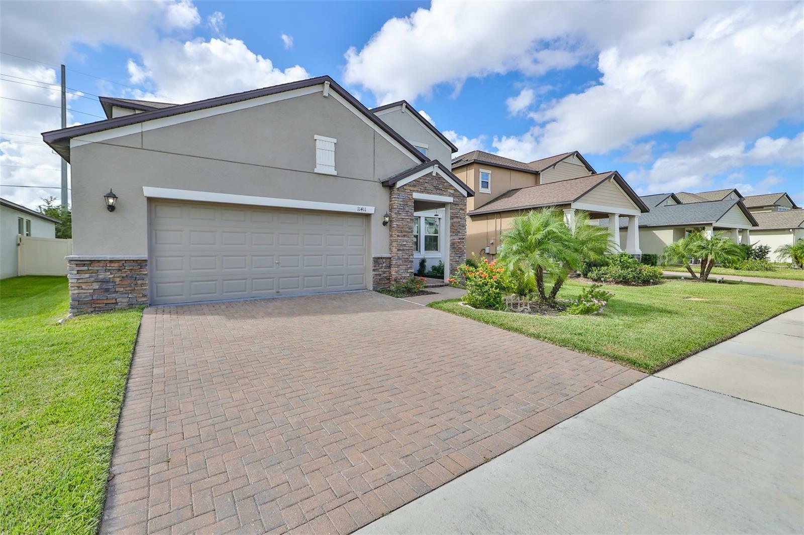 Property Photo:  11411 Chilly Water Court  FL 33569 