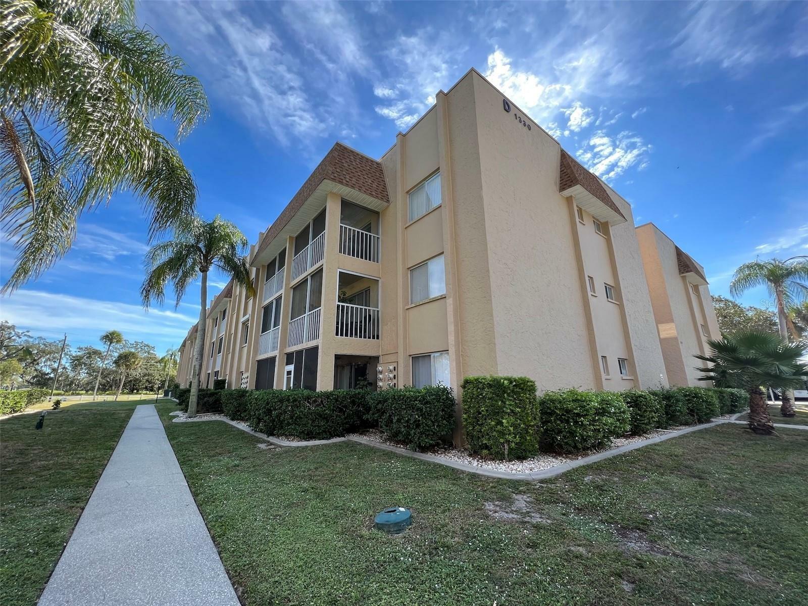 Property Photo:  1330 Glen Oaks Drive E 273D  FL 34232 