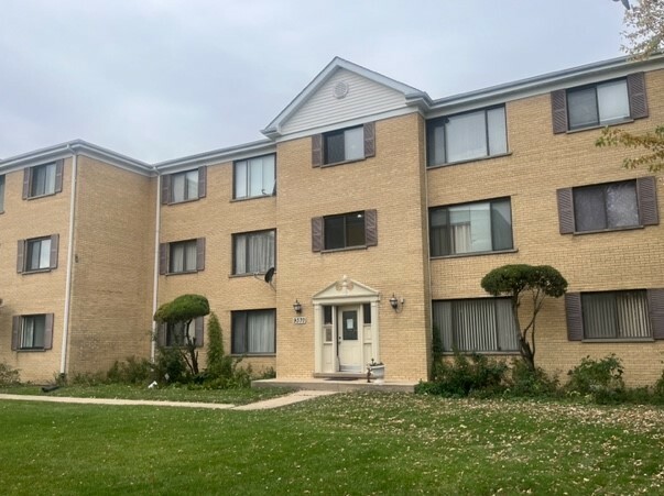 9370 Hamilton Court F  Des Plaines IL 60016 photo