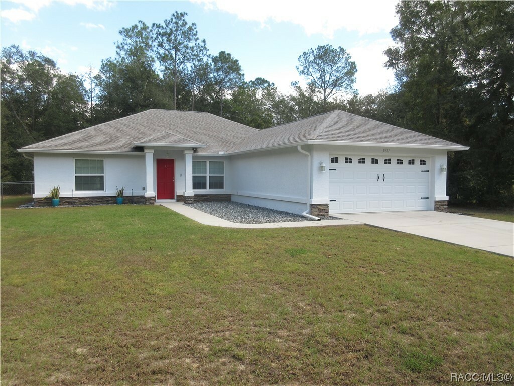 Property Photo:  9921 N Pewter Avenue  FL 34434 