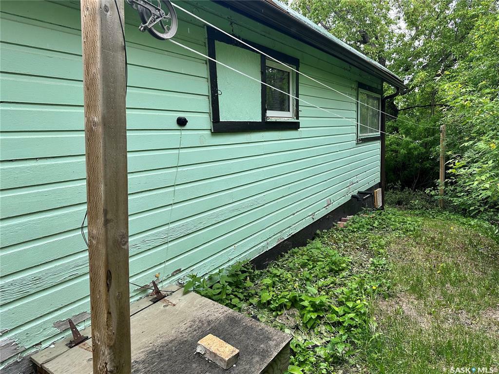 Property Photo:  320 Evenson Avenue  SK S0K 4T1 