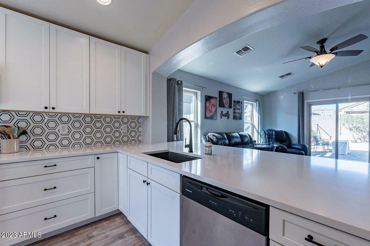Property Photo: 11736 W Dos Rios Drive AZ 85373