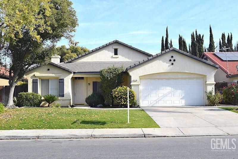Property Photo: 1110 Bluestone River Way CA 93311
