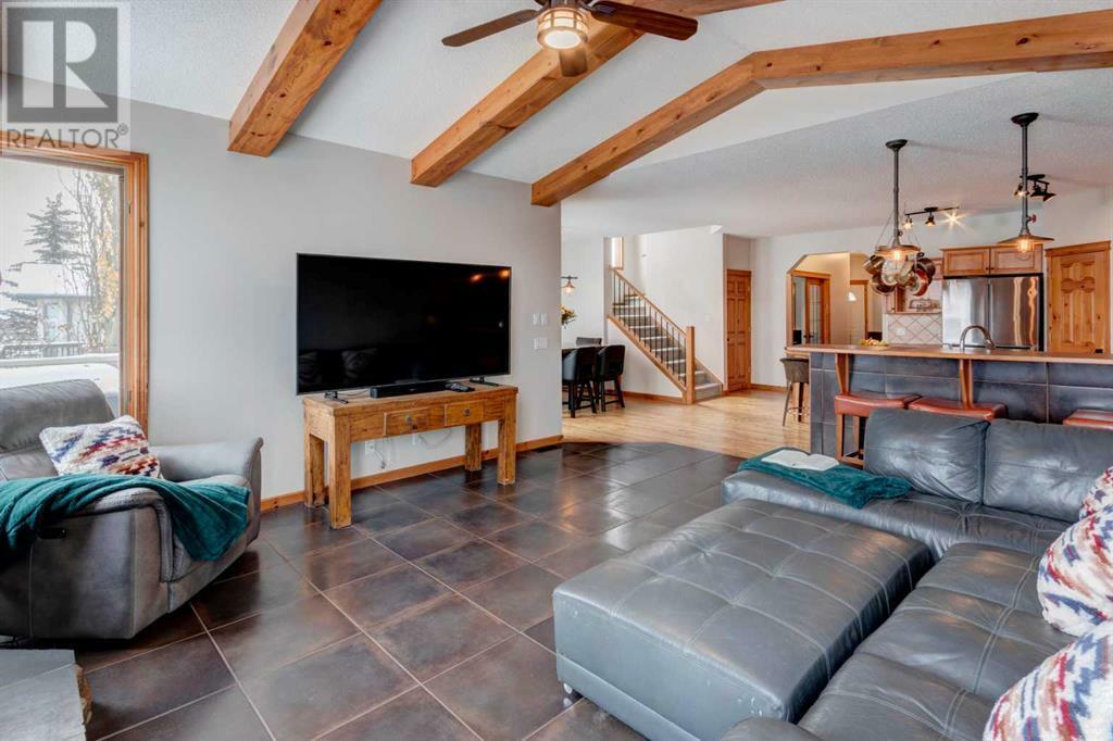 Property Photo: 18 Gleneagles Green AB T4C1P4