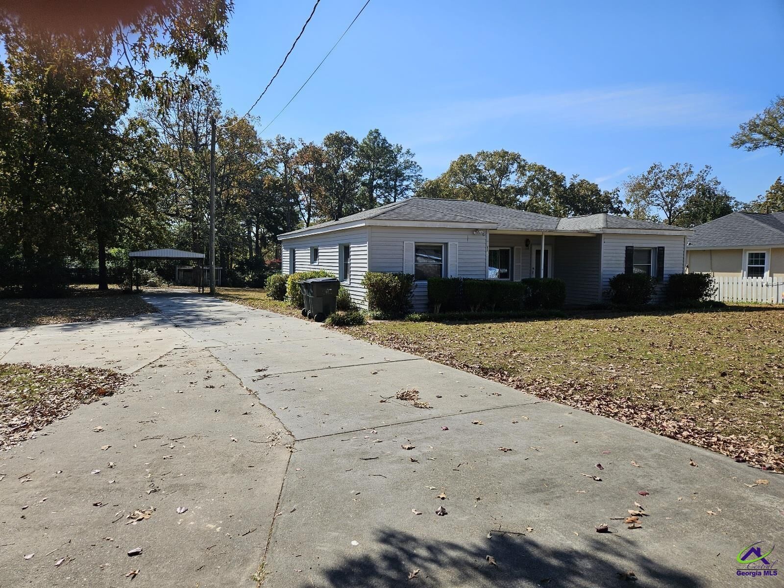 Property Photo:  213 Sunset Dr  GA 31088 