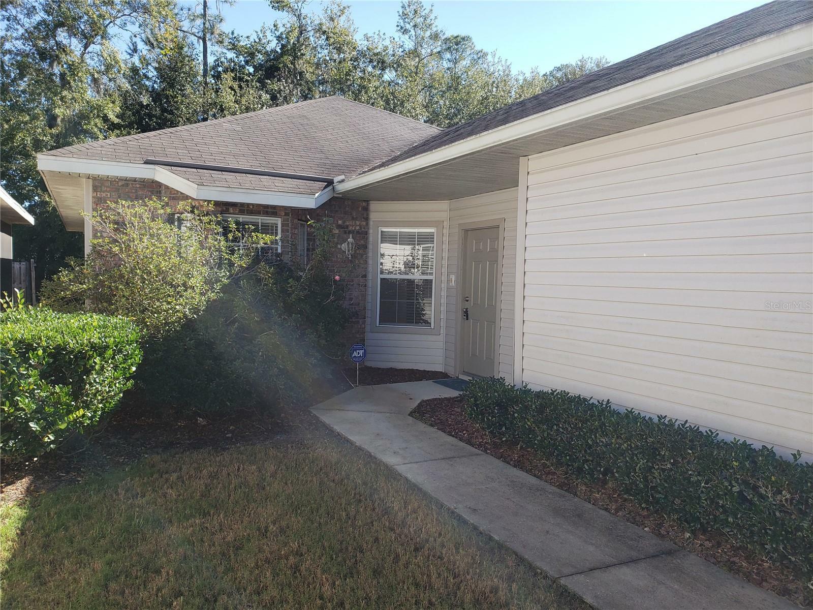 Property Photo: 7855 NW 47th Way FL 32653