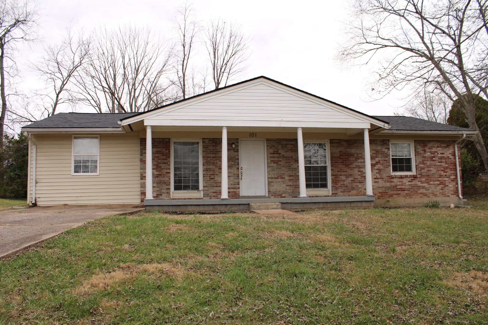 Property Photo: 101 Peggy Dr TN 37042