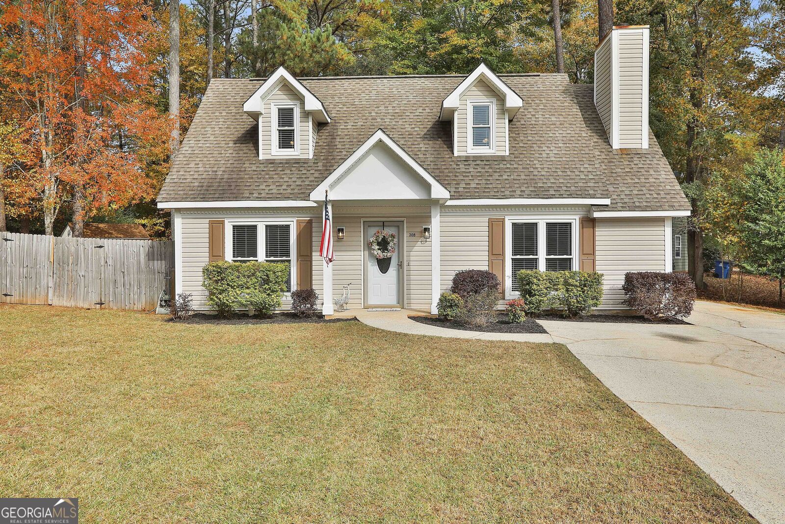 Property Photo:  308 Park Leaf  GA 30269 