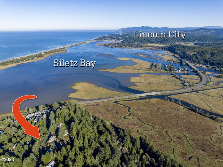 Property Photo: 425 Surf View Drive OR 97388