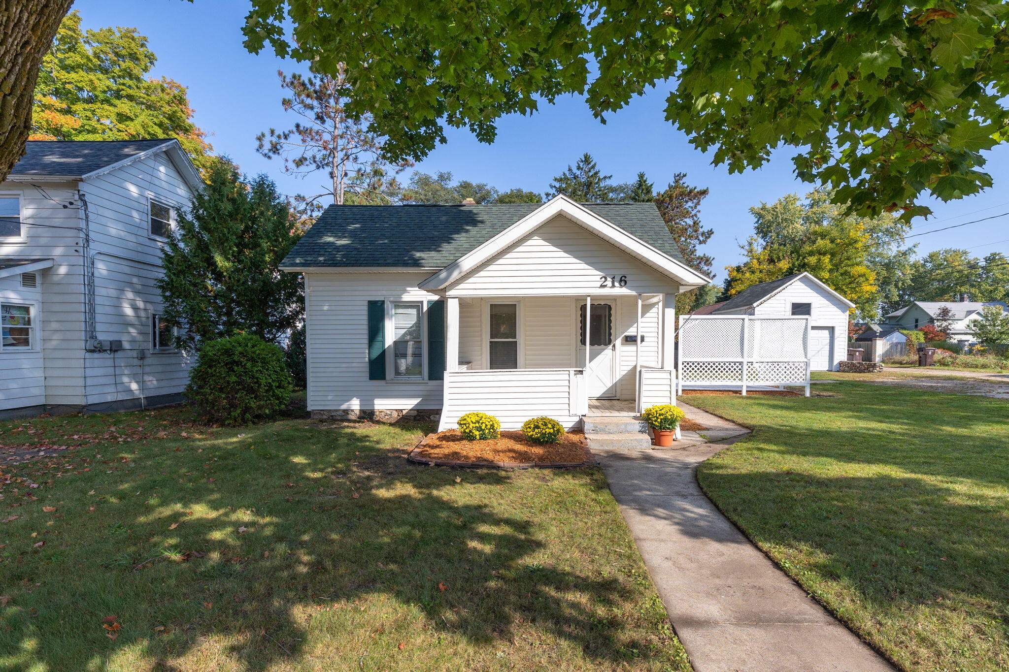 Property Photo: 216 W Grand Traverse Street MI 49307