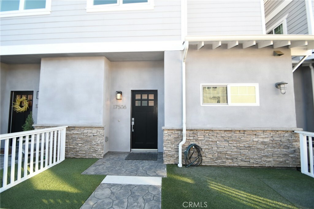 Property Photo:  17506 Van Ness Avenue  CA 90504 