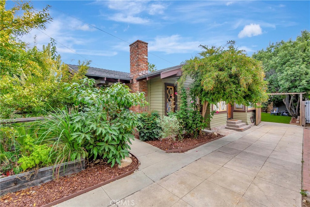 Property Photo: 246 Molino Avenue CA 90803