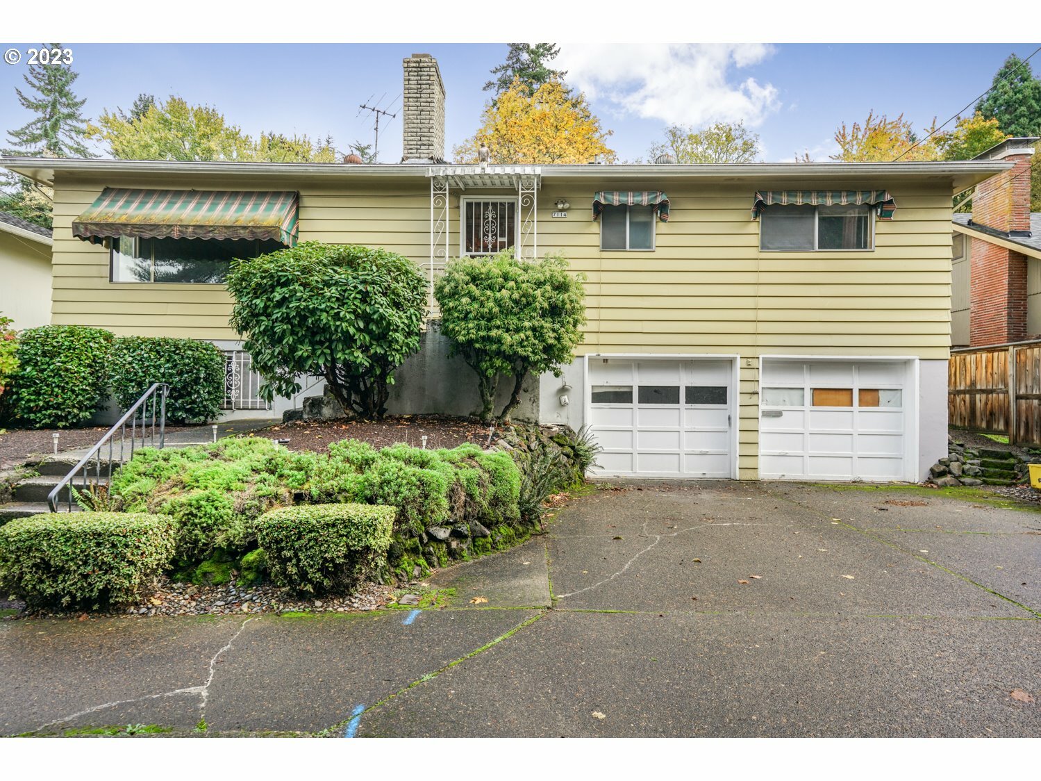 Property Photo: 7114 SW 37th Ave OR 97219