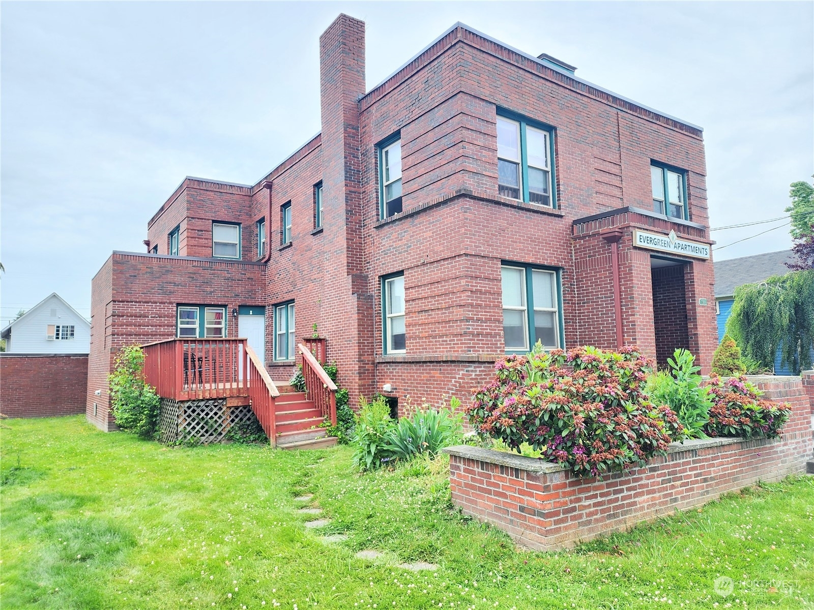 Property Photo: 1309 S 3rd Street H WA 98273