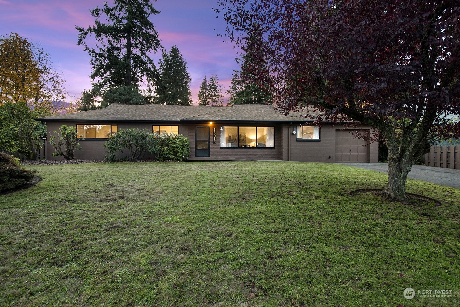 Property Photo:  16015 34th Avenue NE  WA 98155 