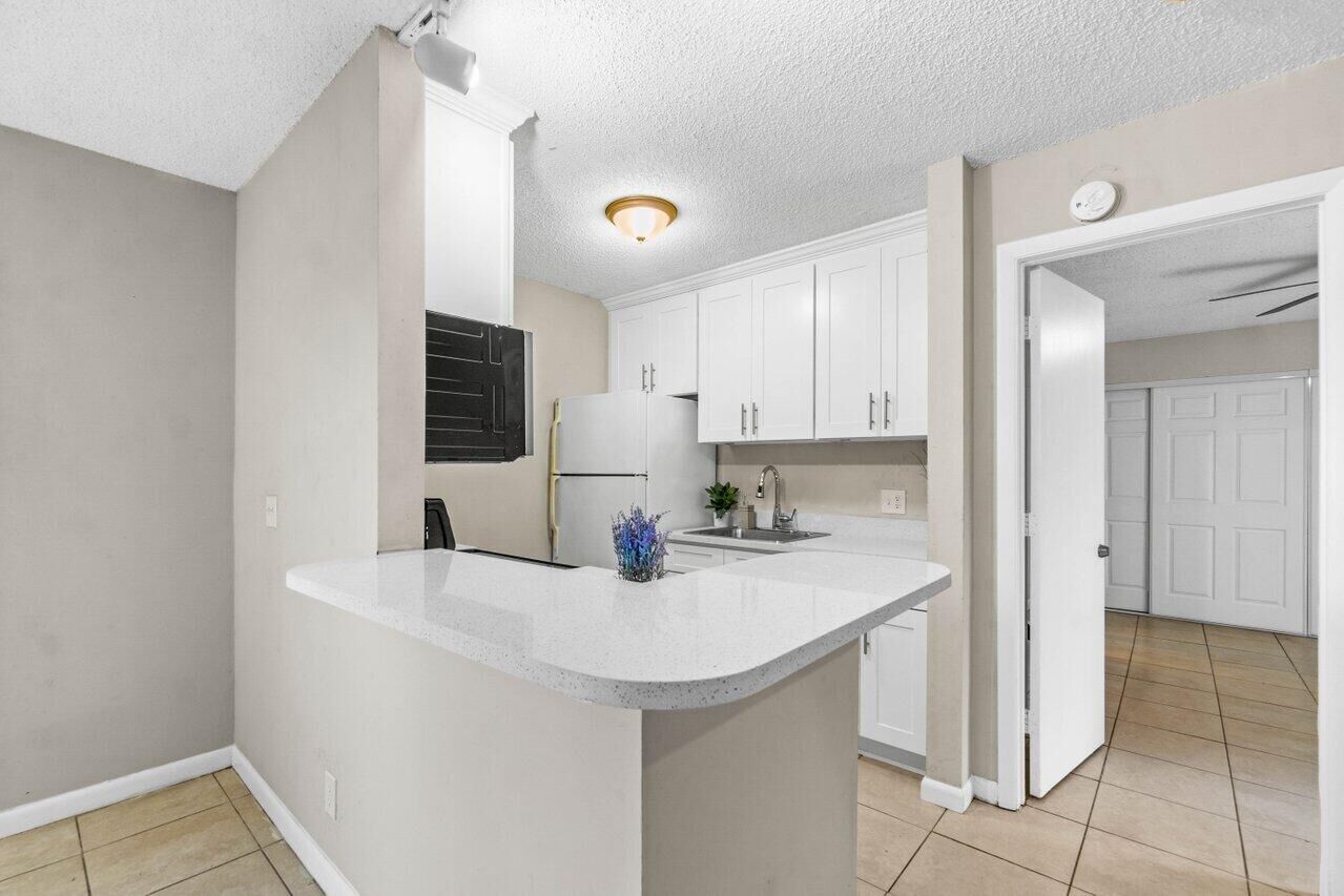 Property Photo: 16 Crossings Circle D FL 33435