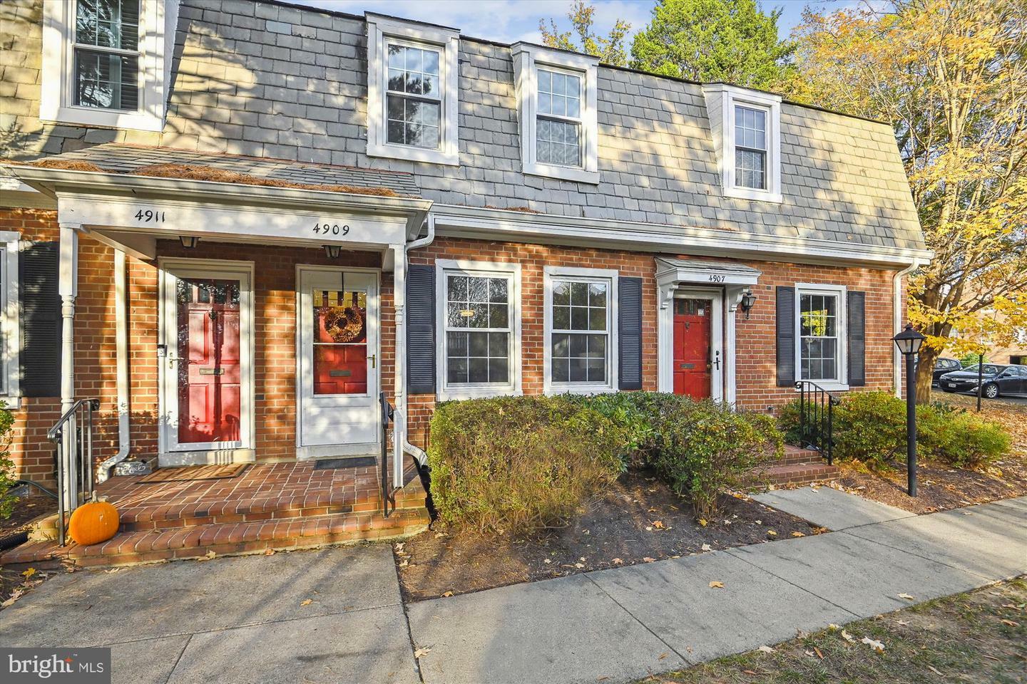 Property Photo: 4909 31st Street S VA 22206