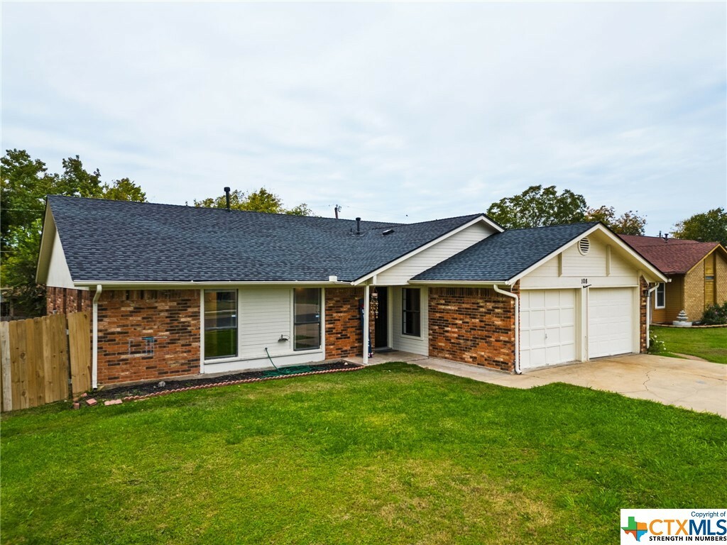 Property Photo: 108 Southbrook Drive TX 76542