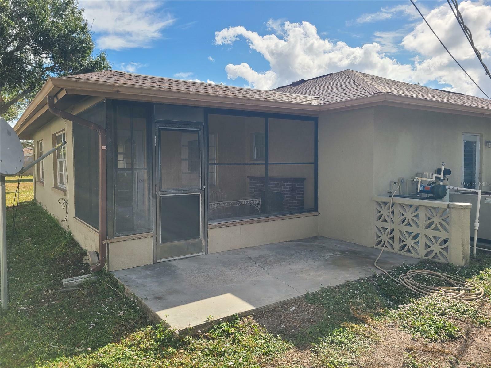 Property Photo:  575 Constance Rd  FL 34293 
