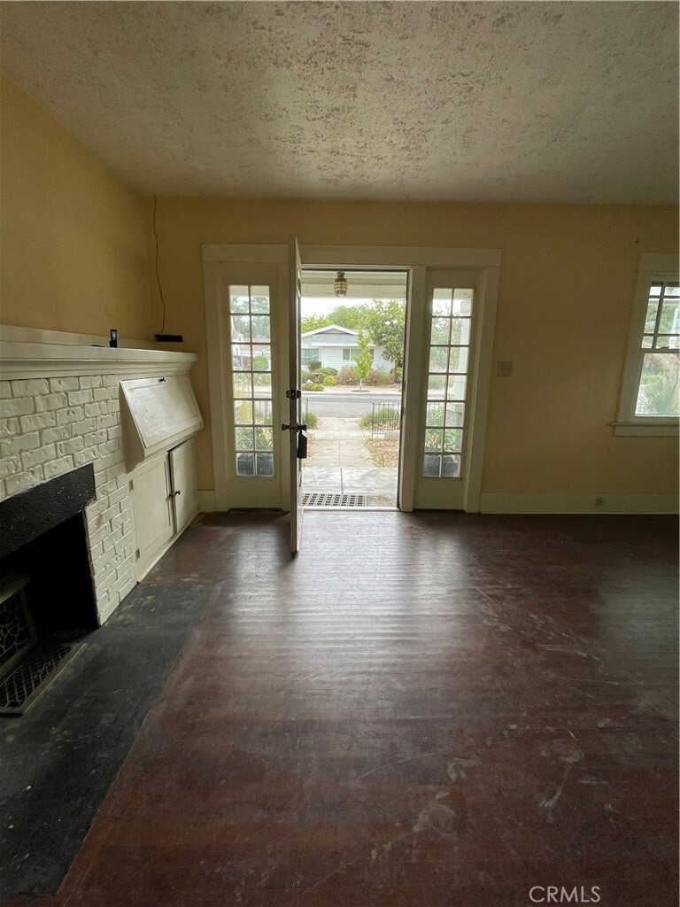Property Photo: 304 N. Waverly St CA 92866