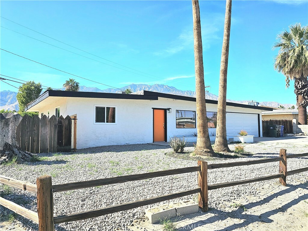 Property Photo:  903 S Avenida Evelita  CA 92264 