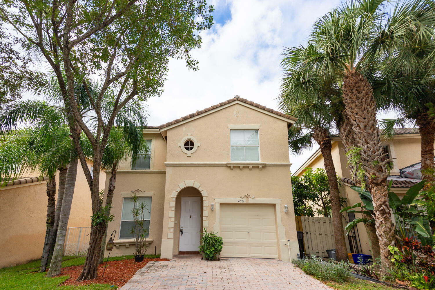 Property Photo:  4331 Lake Lucerne Circle  FL 33409 