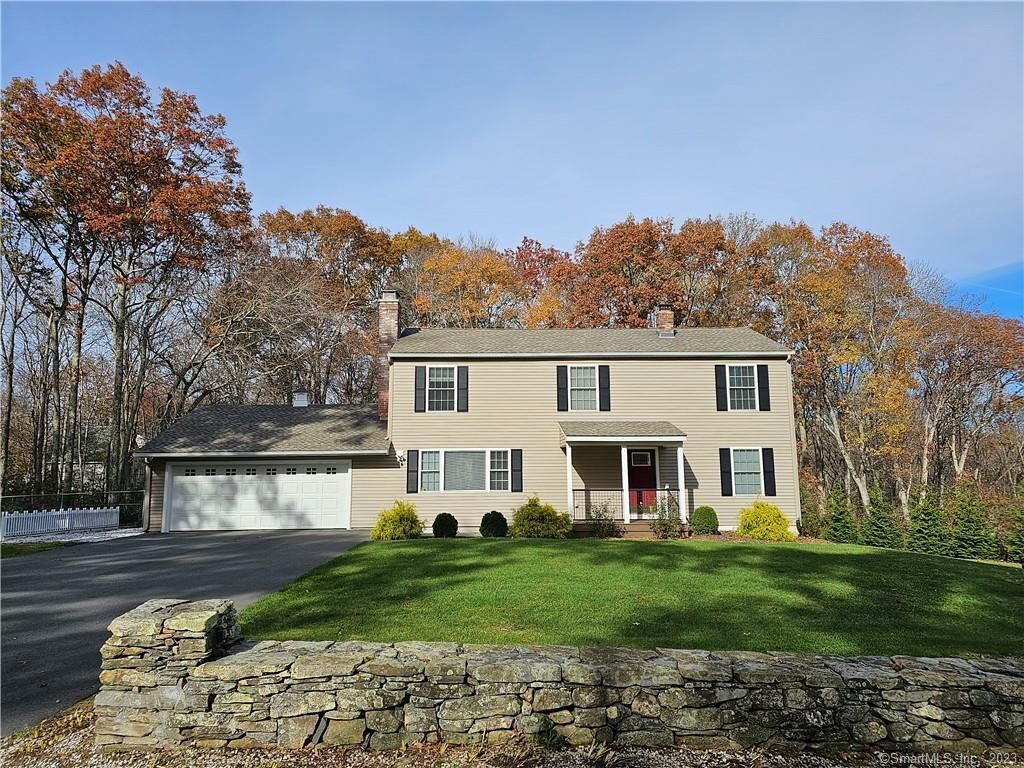 Property Photo:  15 Walnut Hill Road  CT 06333 