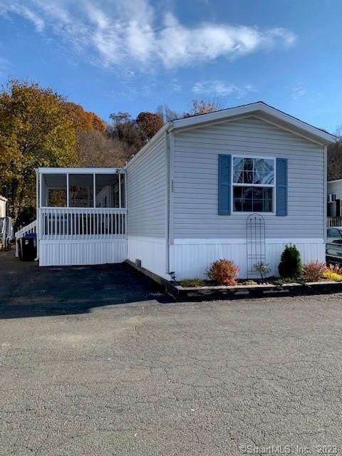 Property Photo:  1012 Old Colony Road 113  CT 06451 