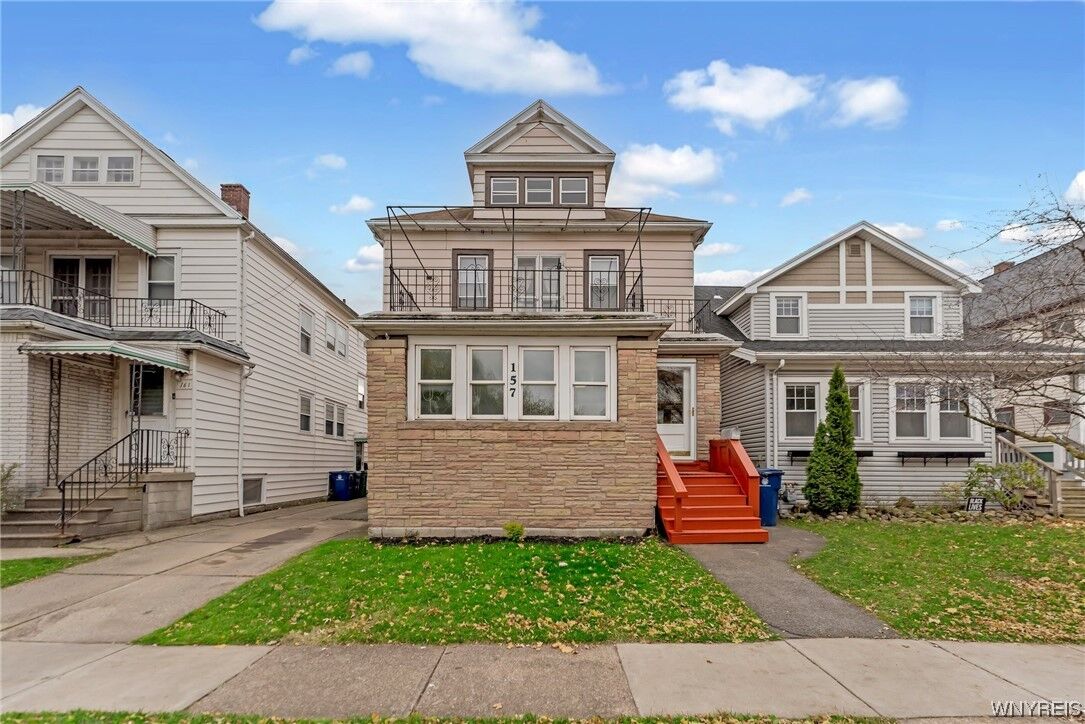 Property Photo:  157 Hartwell Road  NY 14216 