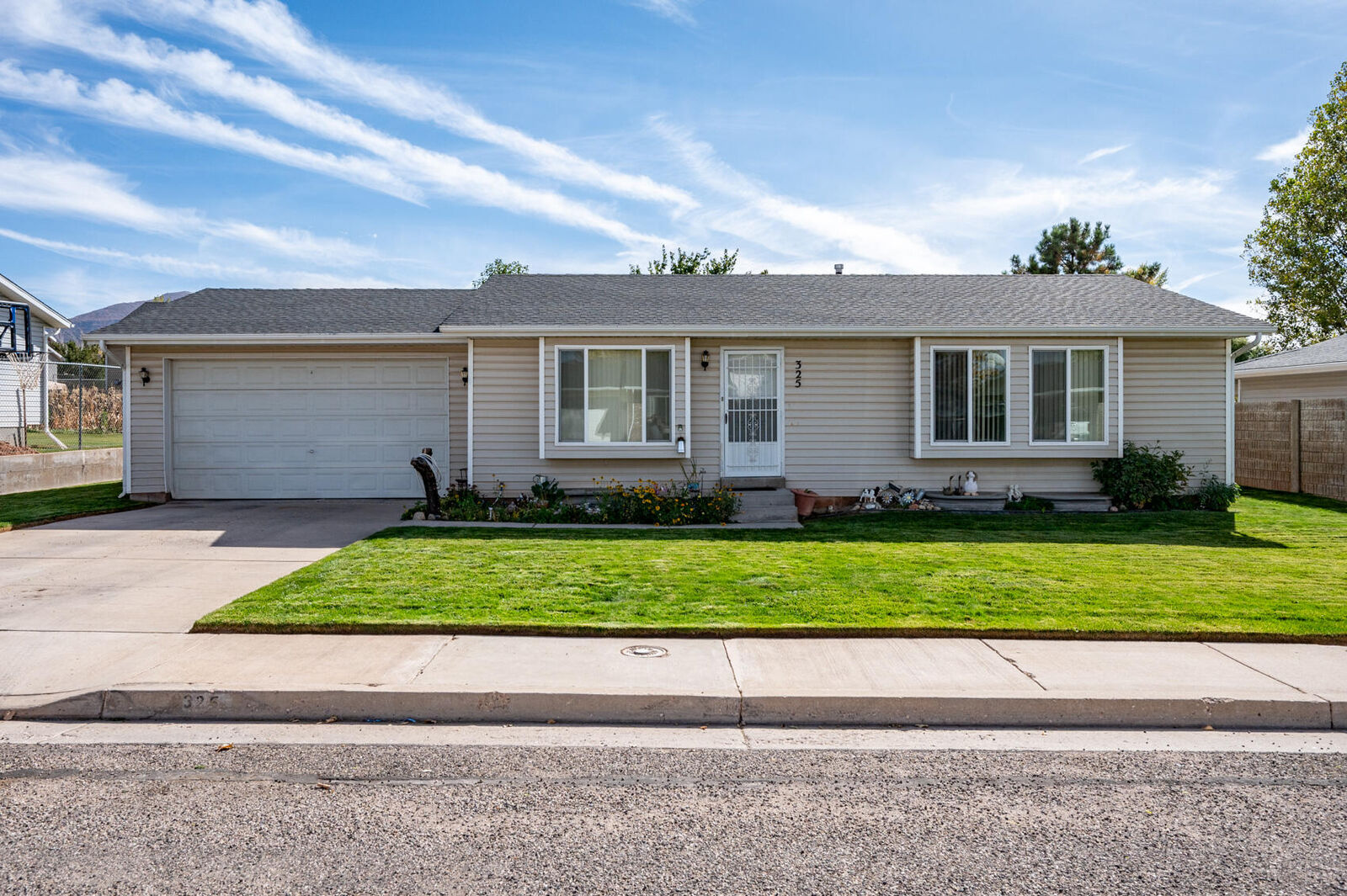 Property Photo: 325 W 1650 N UT 84721