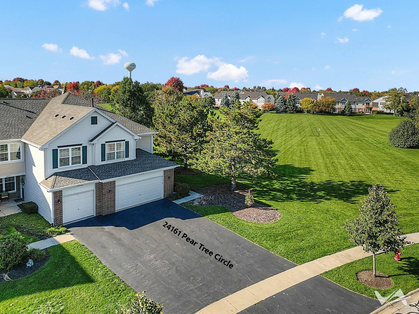 Property Photo: 24161 Pear Tree Circle 24161 IL 60585
