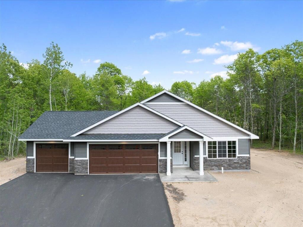Property Photo:  14440 Lynndale Drive N  MN 56425 