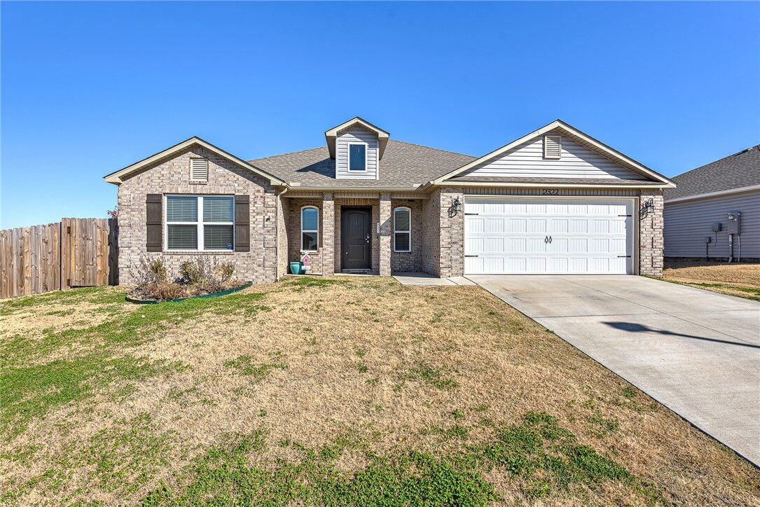 Property Photo:  2322 Pinewood Avenue  AR 72745 