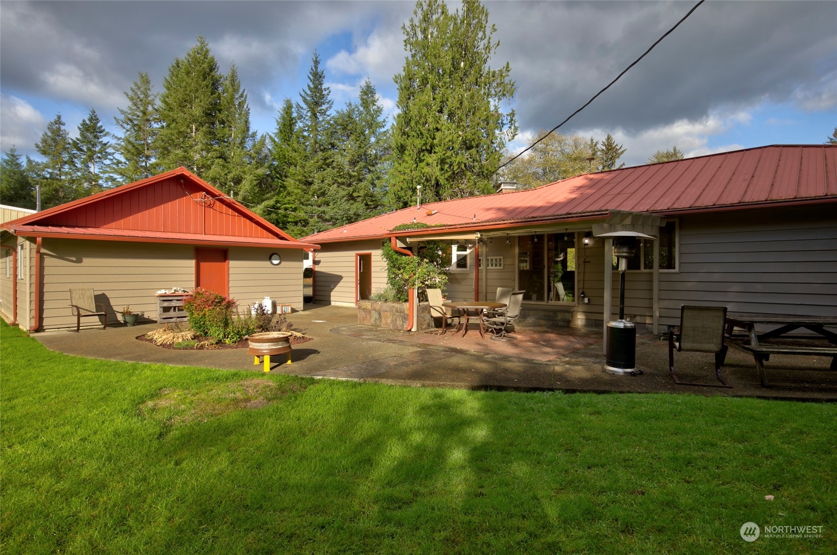 Property Photo:  1502 North River Road  WA 98537 