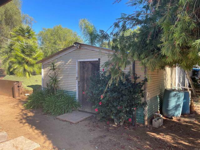 Property Photo:  440 Cox Rd  CA 92069 