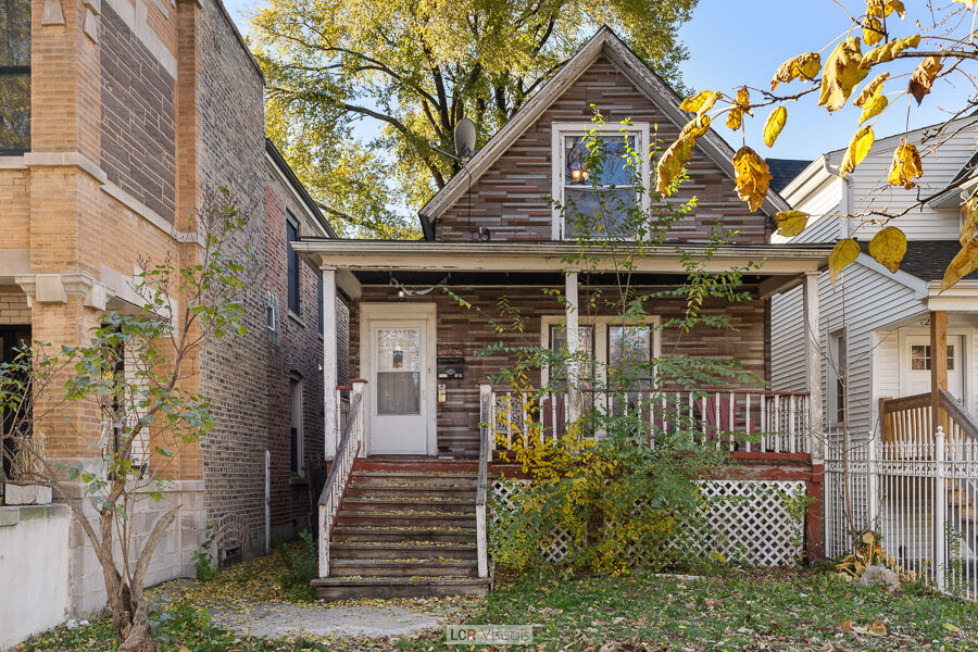 Property Photo:  2524 N Springfield Avenue  IL 60647 