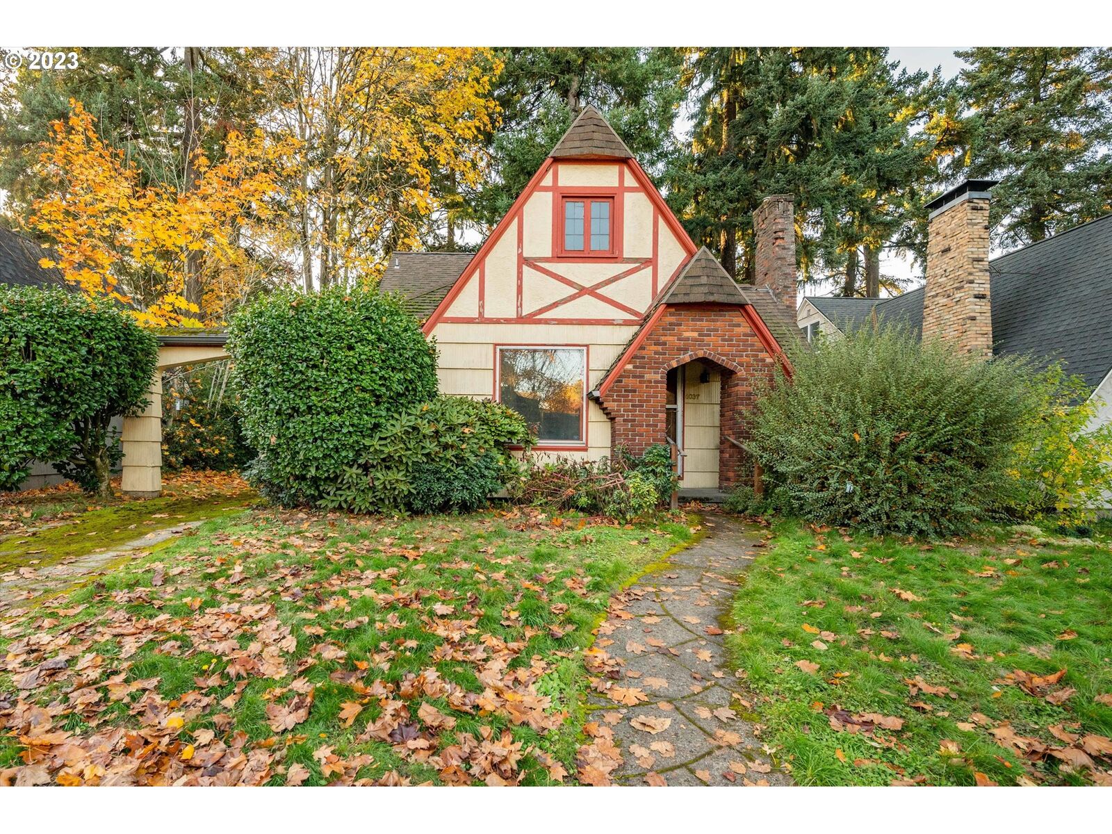 Property Photo:  6037 N Michigan Ave  OR 97217 