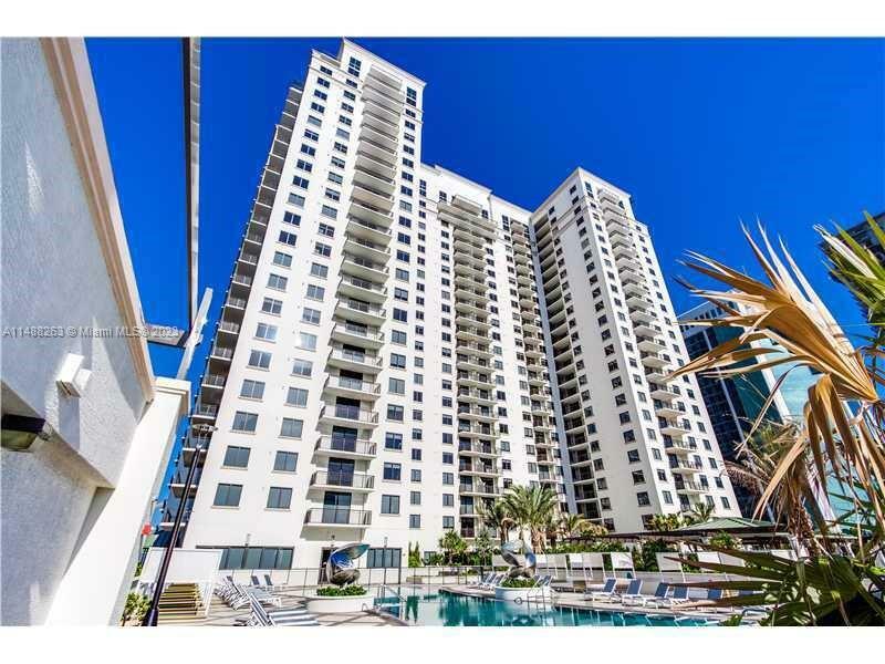 999 SW 1st Avenue Uph11  Miami FL 33130 photo