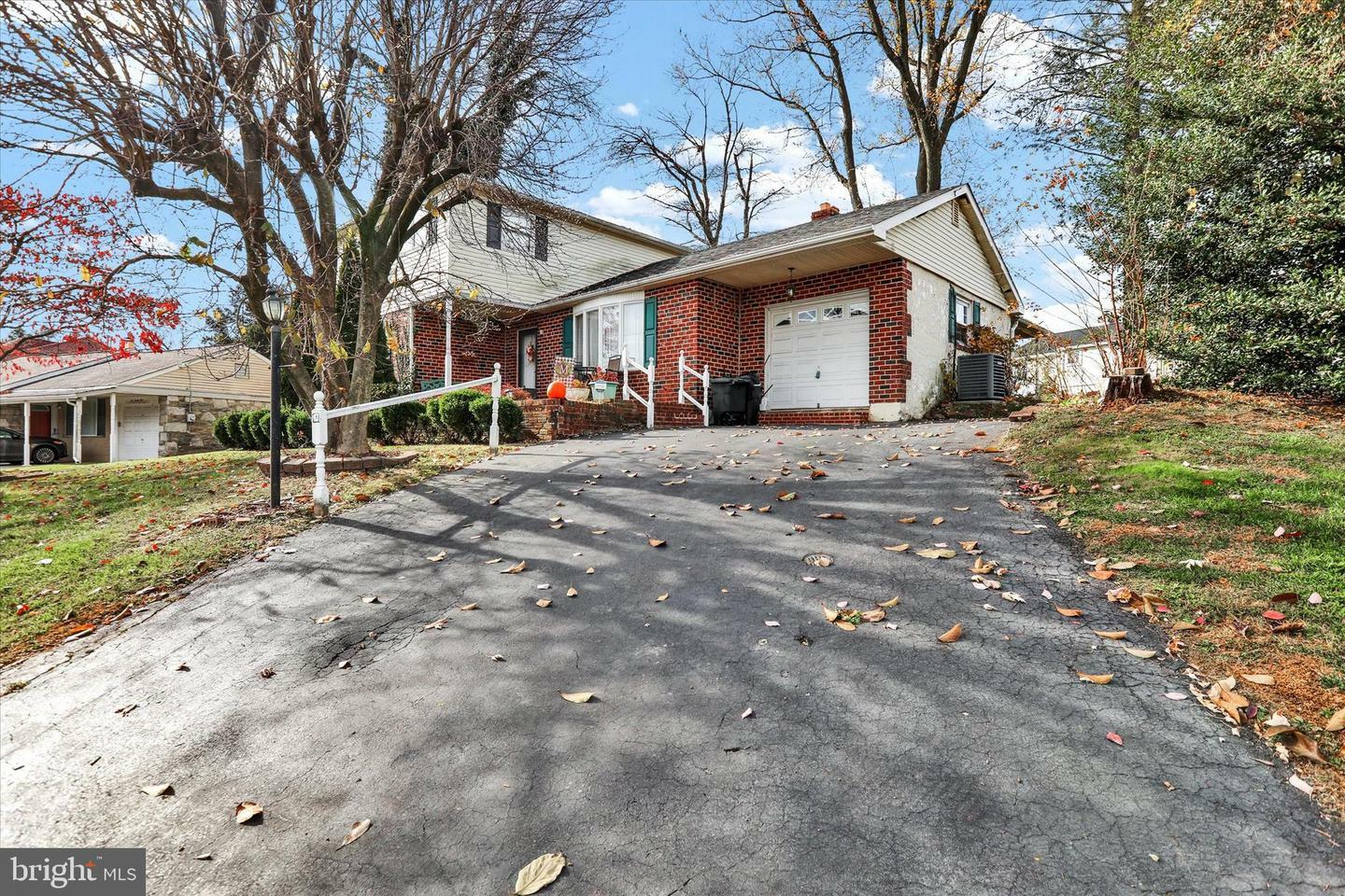 Property Photo: 1018 Welsh Road PA 19115