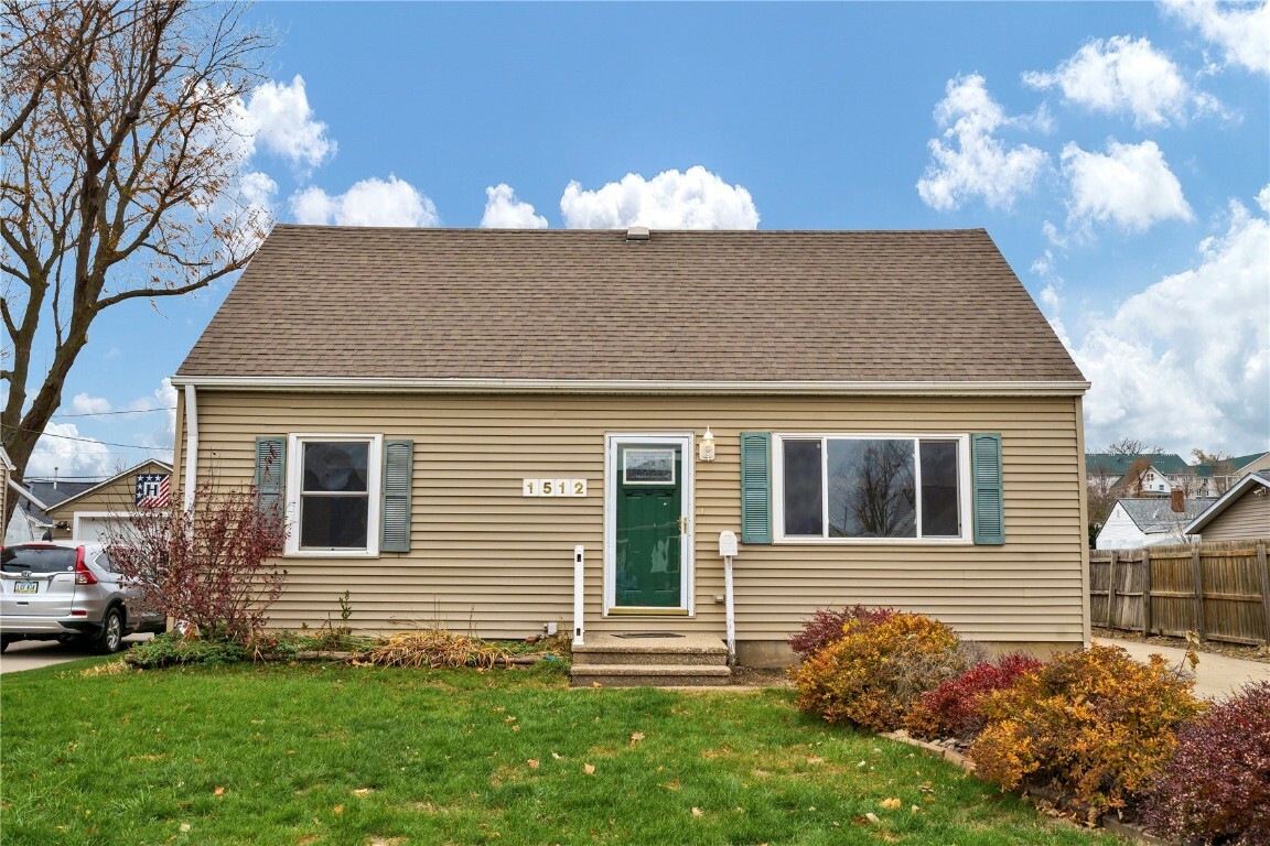 Property Photo: 1512 9th Street NW IA 52405