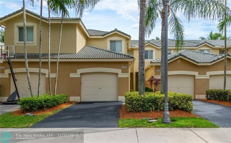 Property Photo:  2134 Pasa Verde Ln 2134  FL 33327
